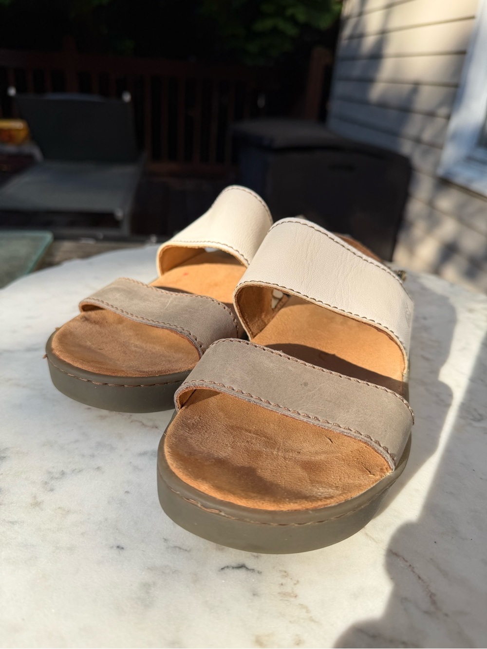 Born Handcrafted Footbed Sandal — Tan and Cream Summer shoes women’s 8